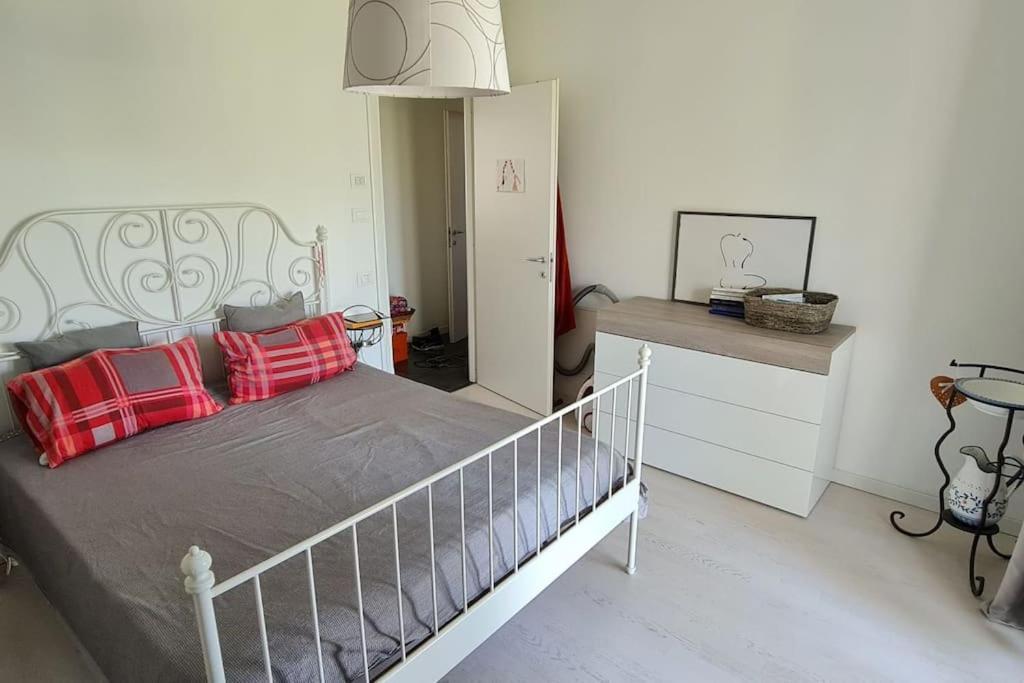 Appartement Flat Front Lake With Swimming Pool, Ground Floor